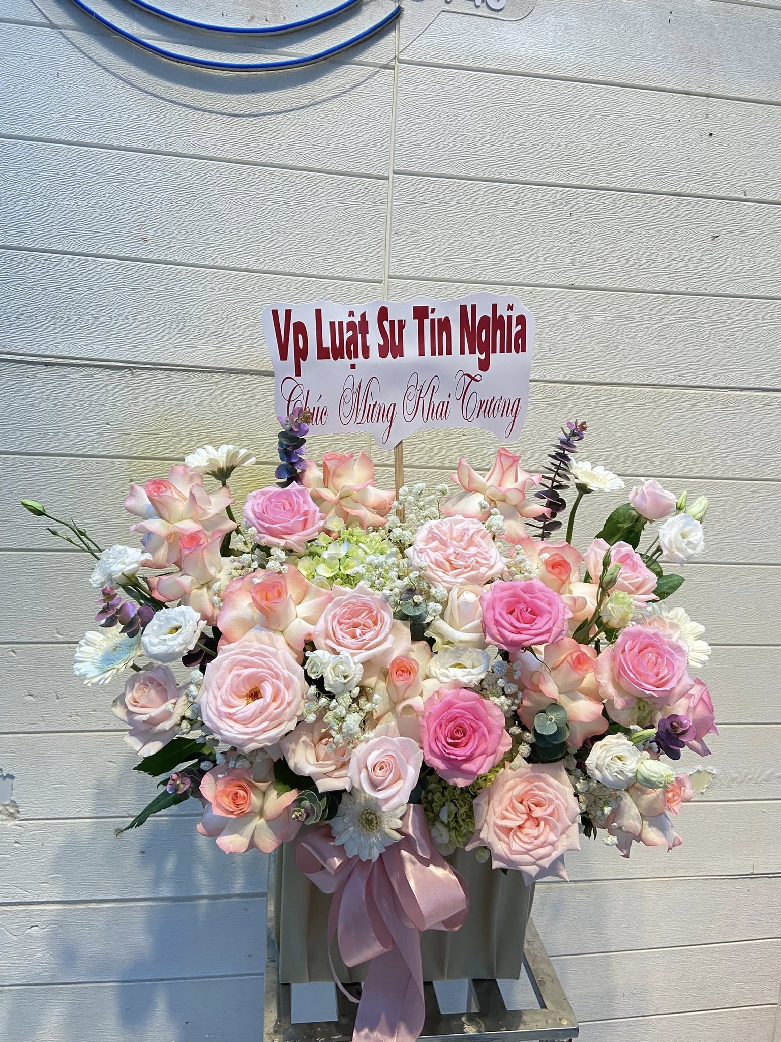 Shop hoa tươi Eakar – Hộp hoa sinh nhật hiện đại, ý nghĩa