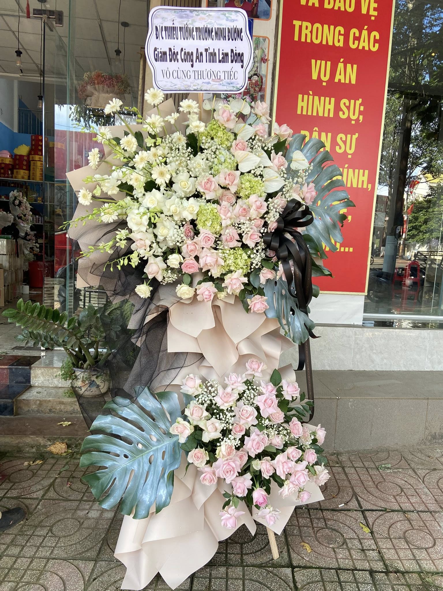 Mẫu Hoa Chia Buồn Đẹp Tại EaKar – Cửa Hàng Hoa Tươi Hải Hà